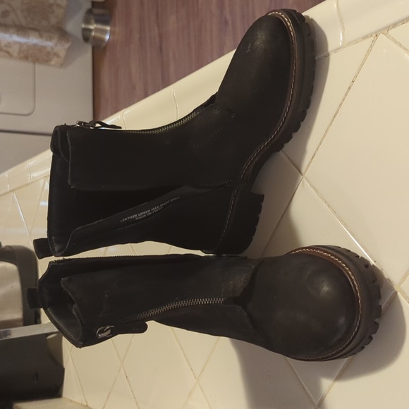 Boots - Picture 2 of 3